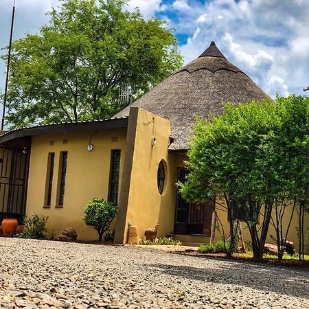 Lesoma Valley Lodge Kasane Eksteriør billede