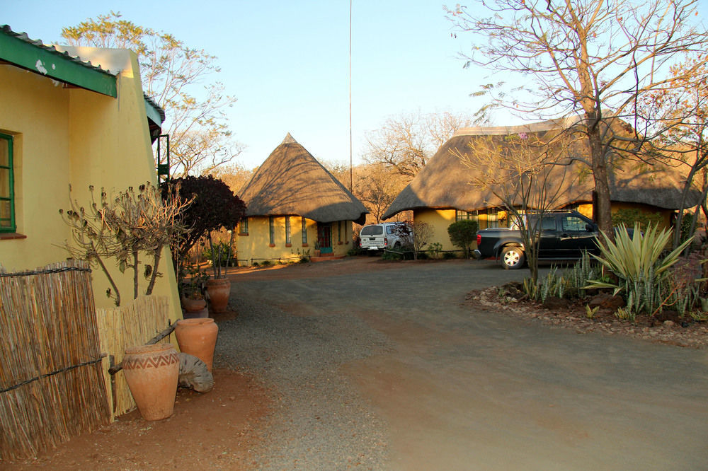 Lesoma Valley Lodge Kasane Eksteriør billede